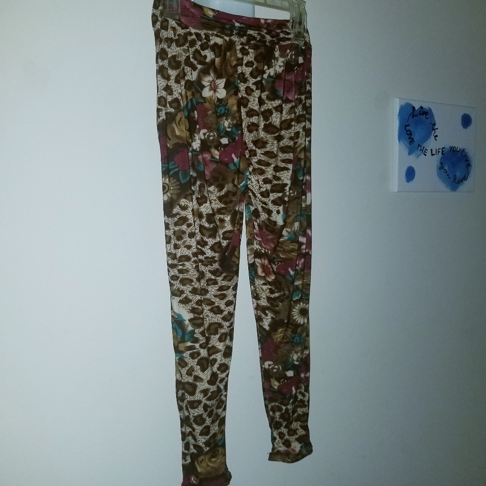 Mutli- Pants - Picture 3 of 3